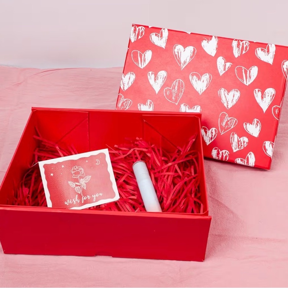Red Heart Gift Box Set - Picture 5 of 5